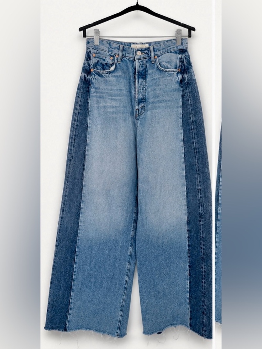 MOTHER The Pier Dream Button Sneak Fray Jeans
Wash: Blinded By The Dark
Size 28